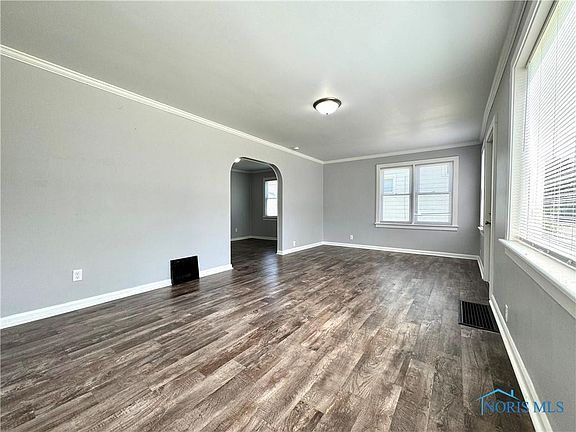 5th image of 408 Harrison Ave