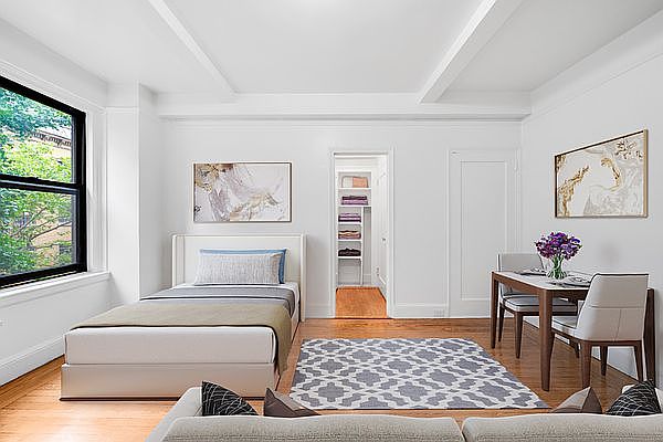 1st image of 21 E 10th St APT 4C