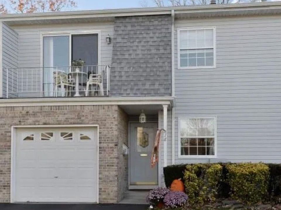 1st image of 336 Commack Road #18