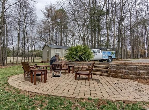 5th image of 707 Andrews Dr