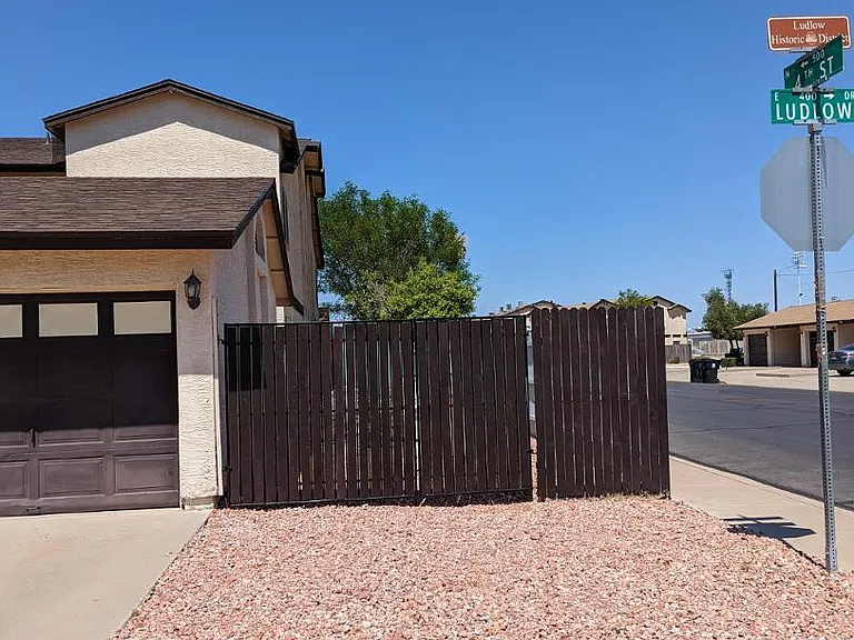 306 E Ludlow Dr #B — Photo 2