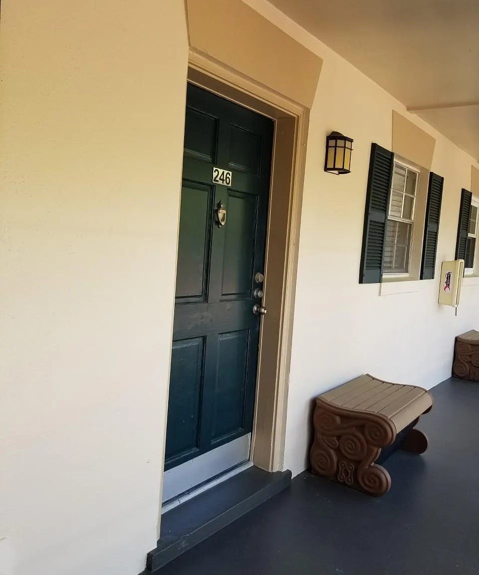 2 bed, 923 sqft, $1,400 — Photo 2