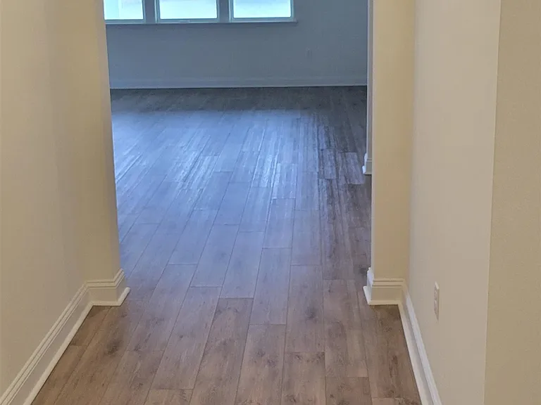 214 Santos Ln — Photo 9