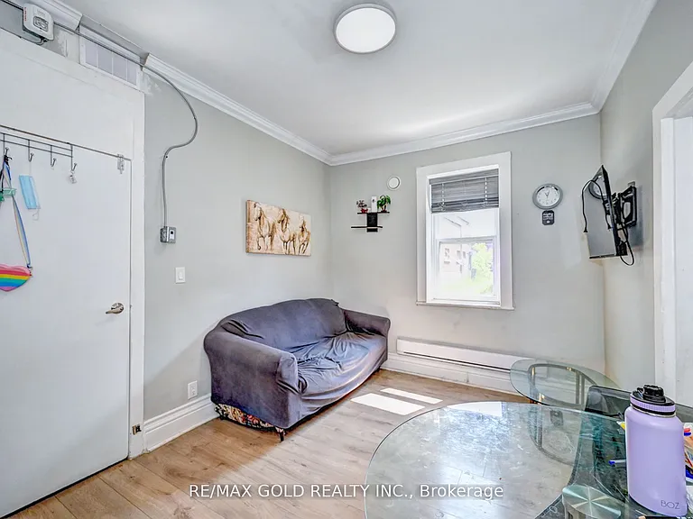 3-15 Ainslie St S #13 — Photo 8
