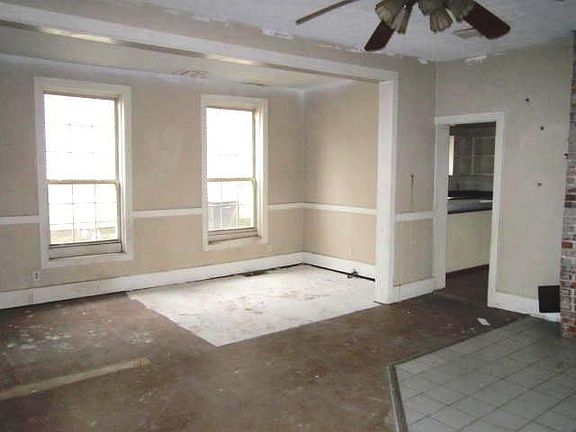 2nd image of 7412 Railroad St