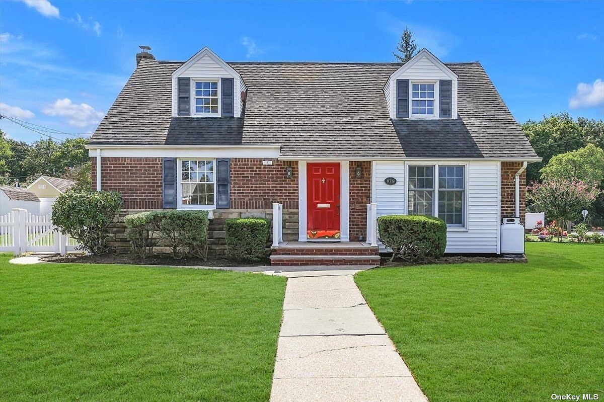 879 Hemlock Street, Franklin Square, NY 11010 Zillow