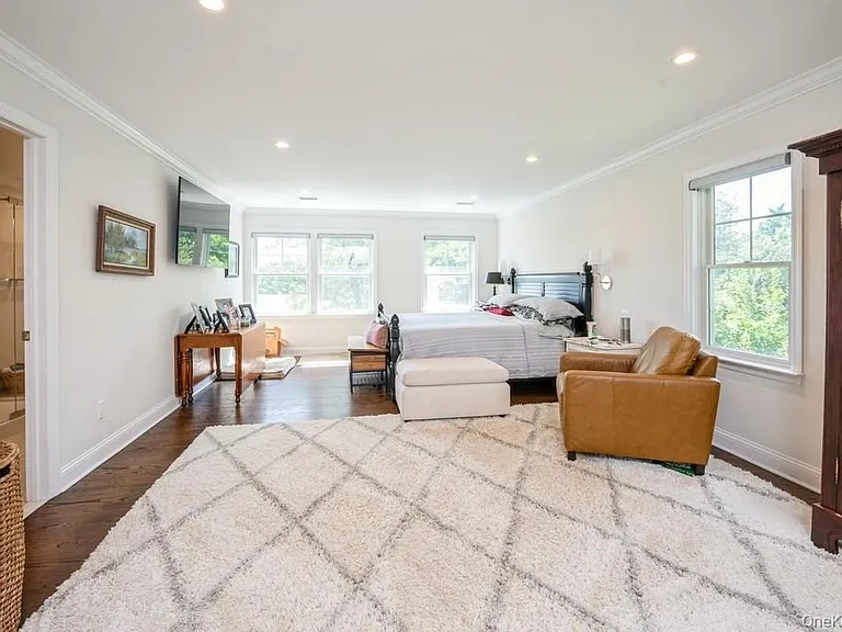24 Sleepy Hollow Rd — Photo 18