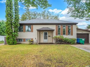 630 Acadia DRIVE, Saskatoon, SK S7H 3V9