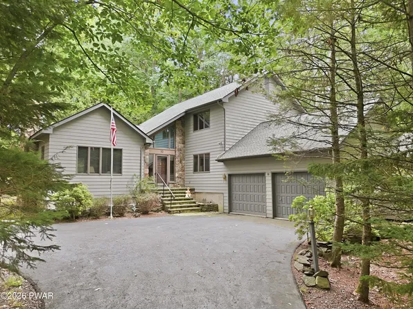 176 Cloud Crest Dr, Greentown, PA 18426