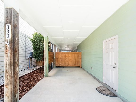 4th image of 330 Paradise Pointe Dr