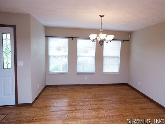 3rd image of 1001 Torrington Ln