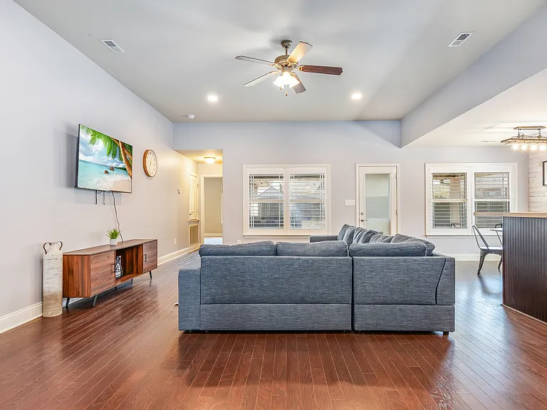 607 Durbin Ln SW — Photo 8