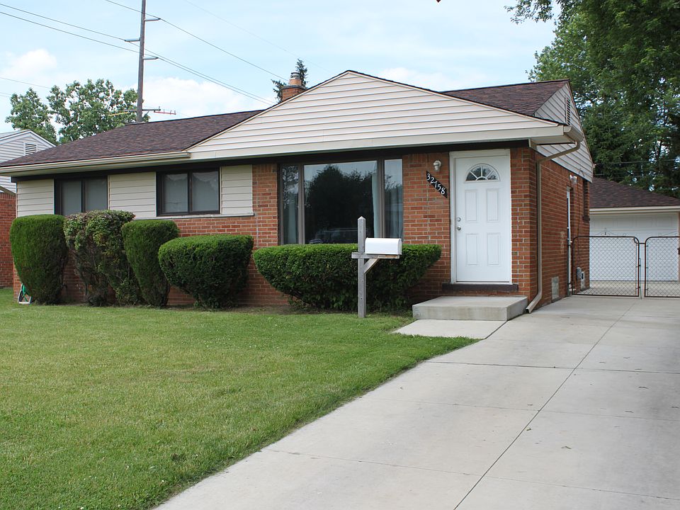 1st image of 32758 Parkwood St