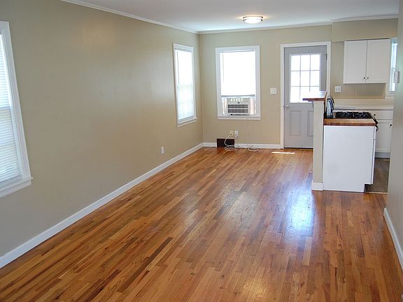 3rd image of 2620 Sumner St
