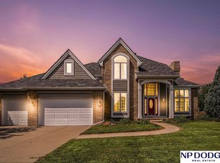 15704 L St, Omaha, NE 68135