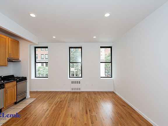 4th image of 1324 Lexington Ave #3A