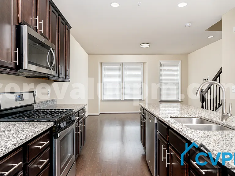 1216 Acorn Ln — Photo 9