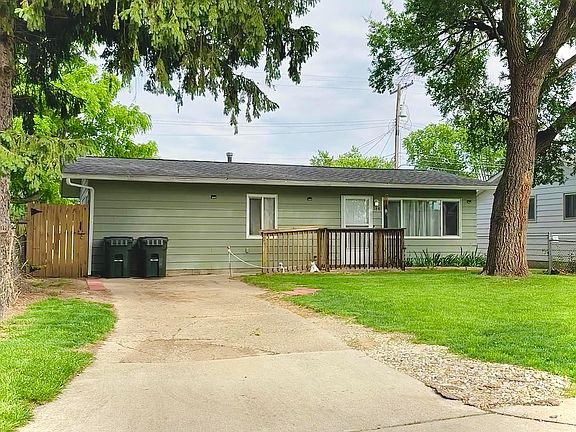 3rd image of 144 Woodlawn Ave