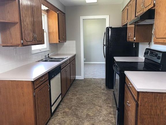 4th image of 203 Harolds Dr