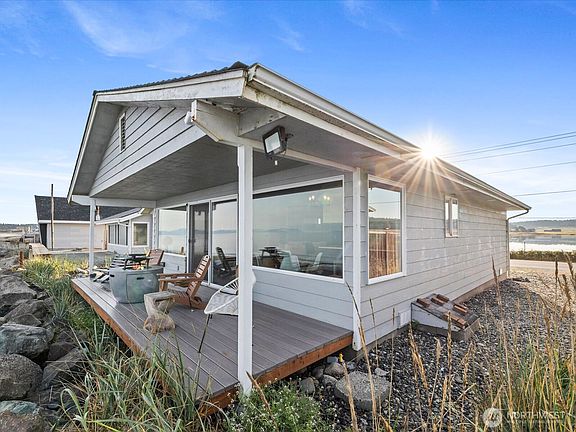 3rd image of 2625 W Beach Road