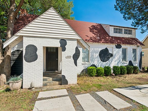 3rd image of 1023 College Ave