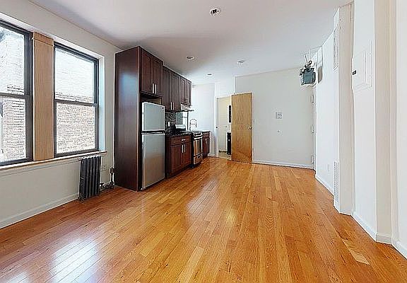 2nd image of 336 E 13th St APT E4