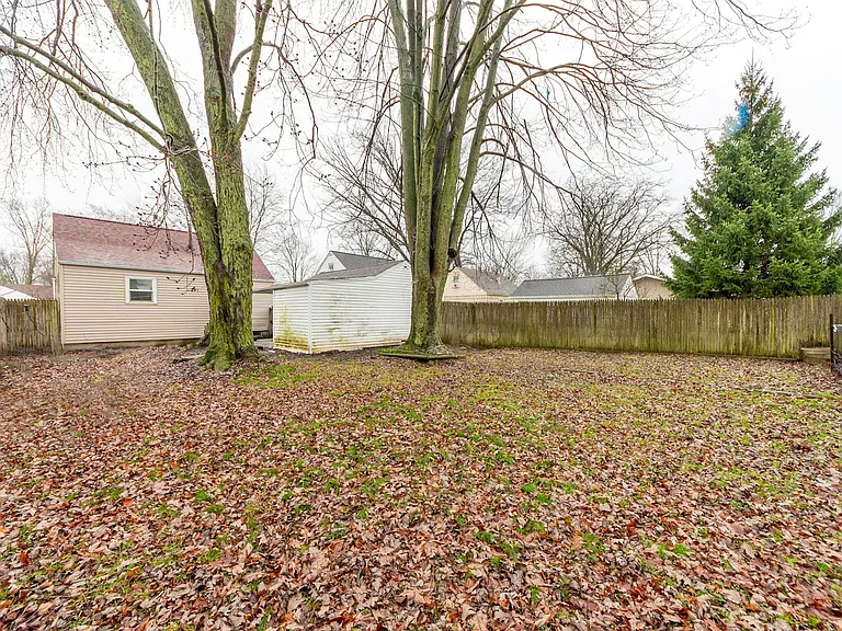 513 Henry St — Photo 14