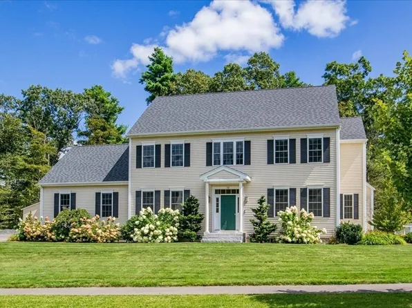12 Bristol Pond Dr, Norfolk, MA 02056