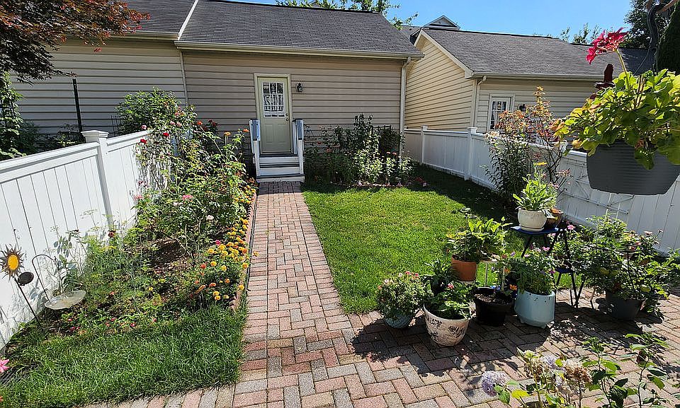 2nd image of 12833 Murphy Grove Ter