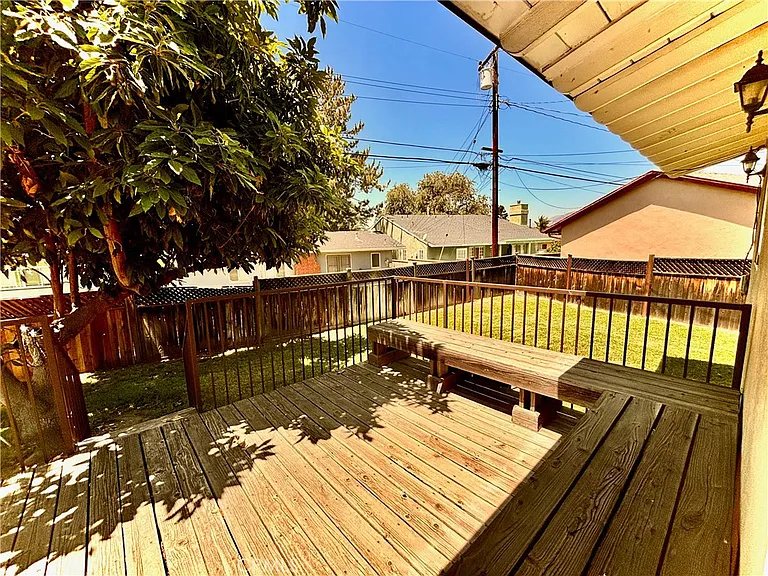 139 N Vecino Ave — Photo 27