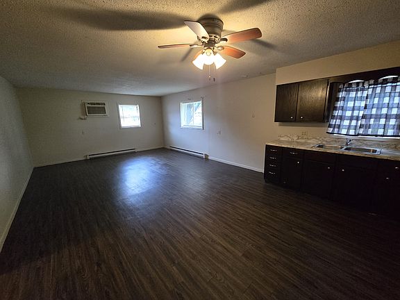 2nd image of 1108 N Walnut St APT B