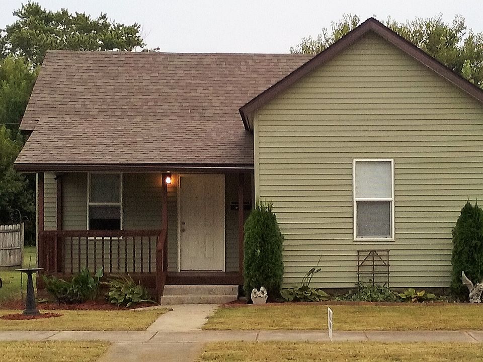 1st image of 723 W Oak St