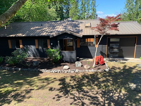 5th image of 449 Winslow Way W
