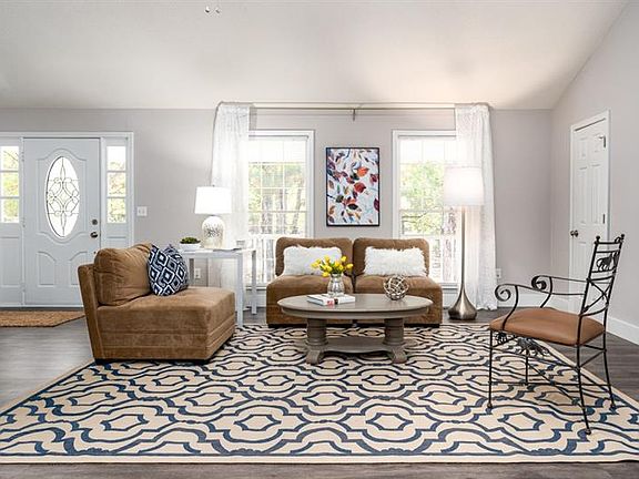 3rd image of 3059 Meadow Trl