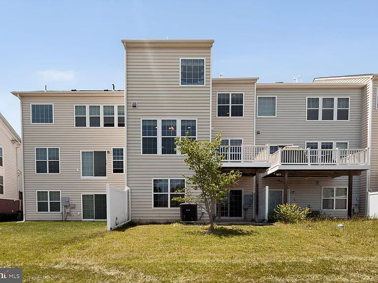 25450 Hopton House Ter — Photo 2