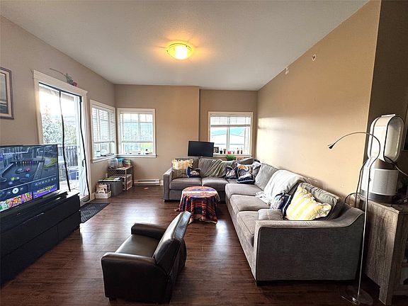 5th image of 2799 Clapperton Ave #306