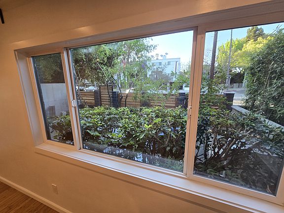 5th image of 2517 Abbot Kinney Blvd #1