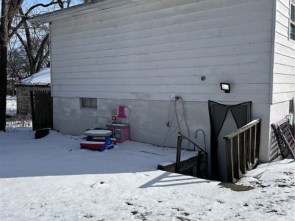 3rd image of 2814 Eddie St