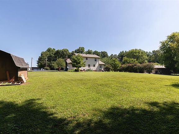 5th image of 224 Woodcrest Dr