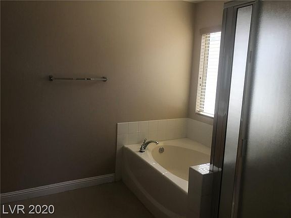 4th image of 752 Homewillow Ave