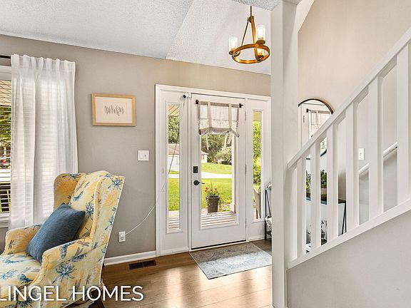 3rd image of 16181 Vandenberg Dr