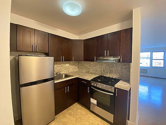 1st image of 17270 Highland Ave APT 7