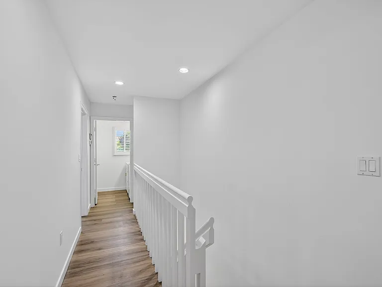 101 Half Moon Cir #B — Photo 16