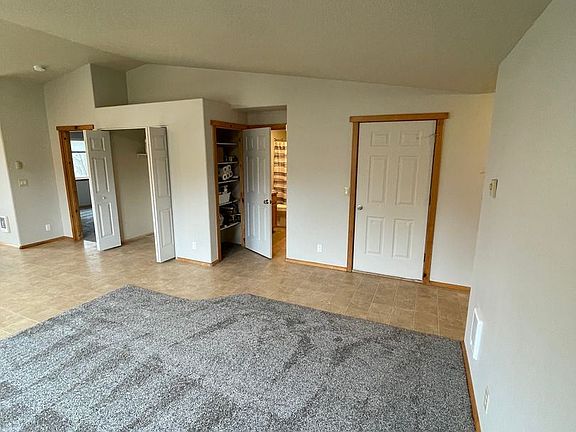 5th image of 2429 NW McDougal Ct
