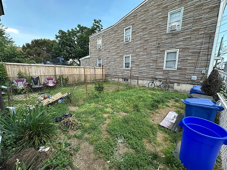 301 Somerset St #C — Photo 8