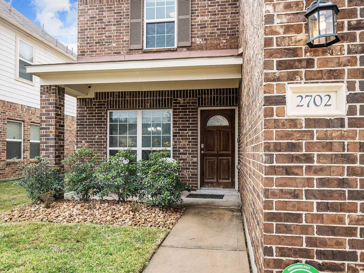 4 bed, 2.5 bath, 3136 sqft, $3,090 — Photo 3
