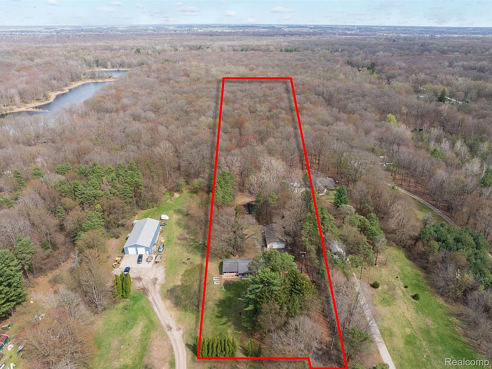 8639 Stone Rd, Clay, MI 48001 | MLS #20261026951 | Zillow