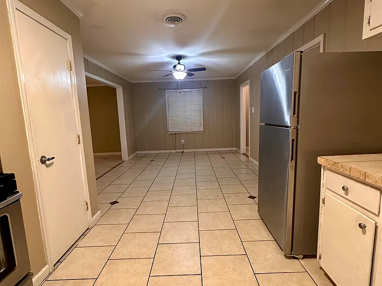 1564 Montclair Cir S — Photo 5