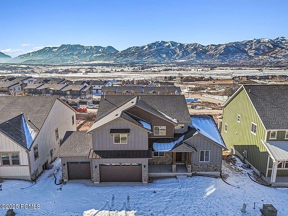 2nd image of 2547 N Wildflower Ln