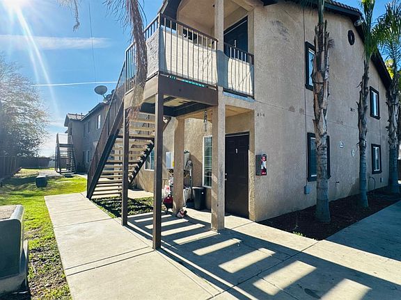 3rd image of 3017 Potomac Ave